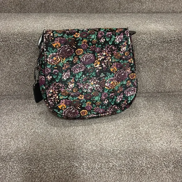 Beautiful coach Crossbody in a purple floral print